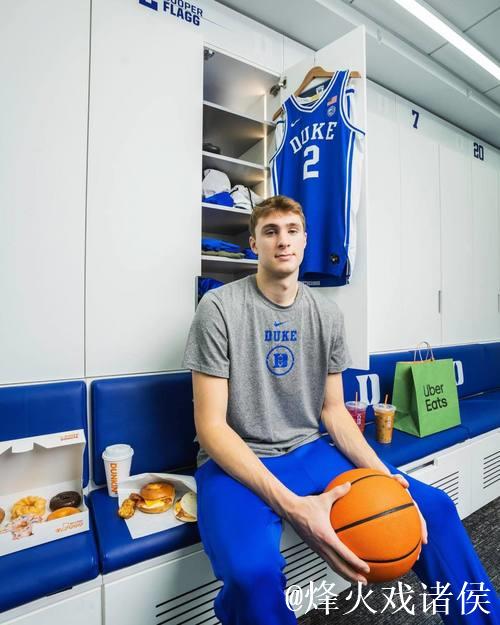 弗拉格成NBA历史首位未满19岁常规赛砍下40+的球员